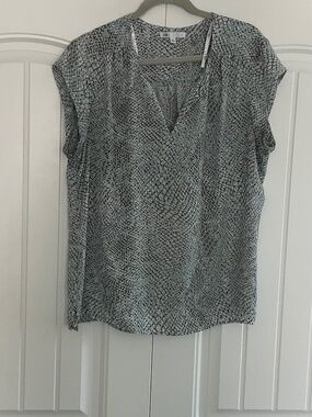 DR2 Split V-neck Xlarge Blouse